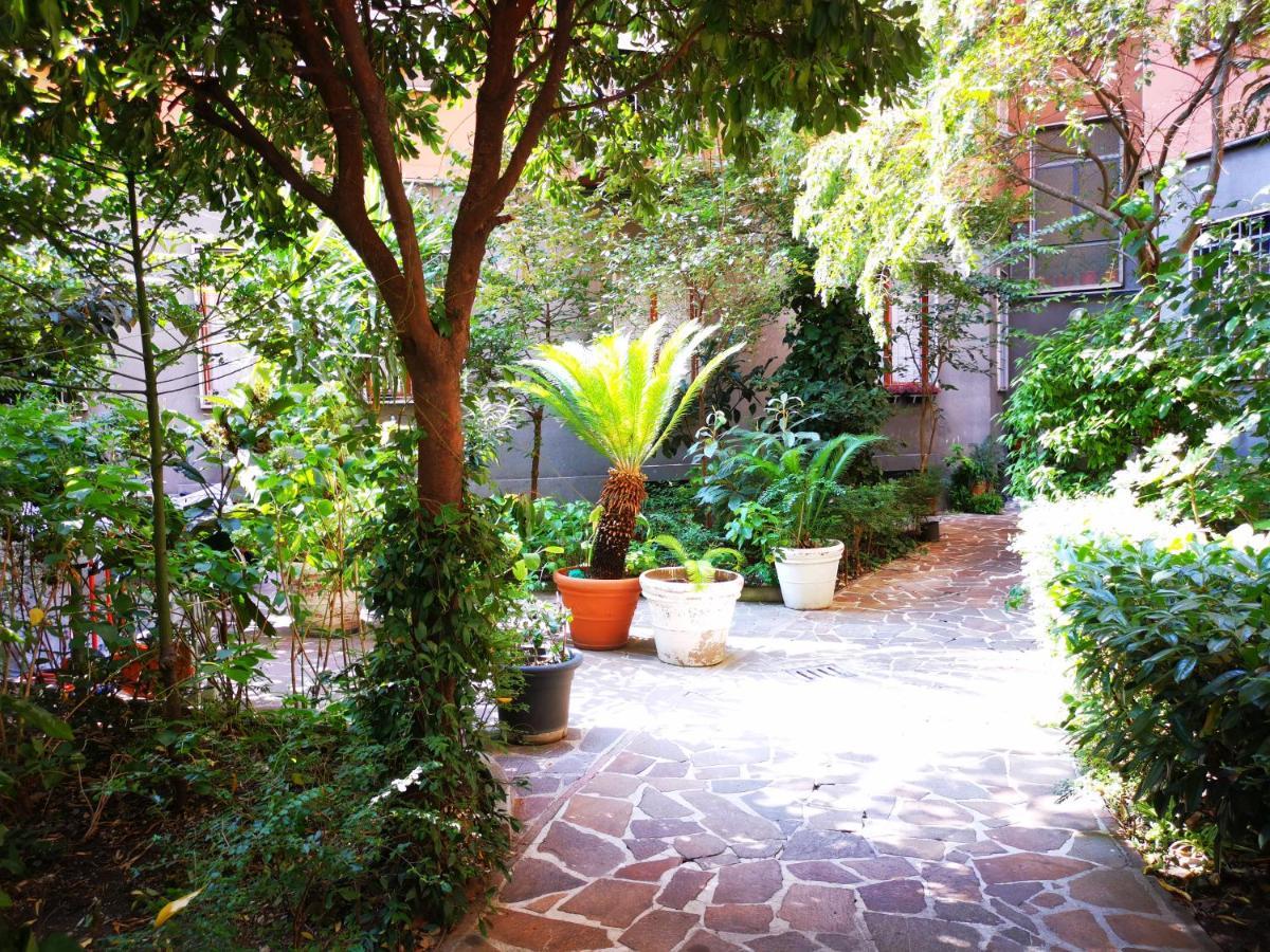 Spacious Apartment 50 Meters From The Metro มิลาน ภายนอก รูปภาพ