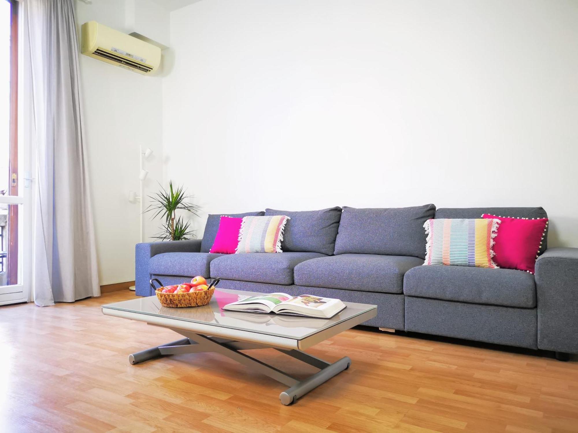 Spacious Apartment 50 Meters From The Metro มิลาน ภายนอก รูปภาพ